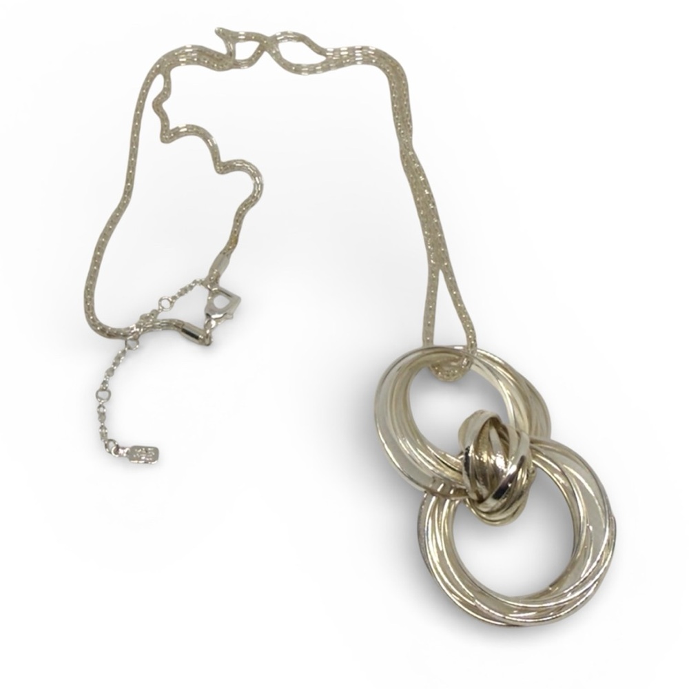 Jennifer Lopez silver tone infinity circles necklace Women’s costume jewelry